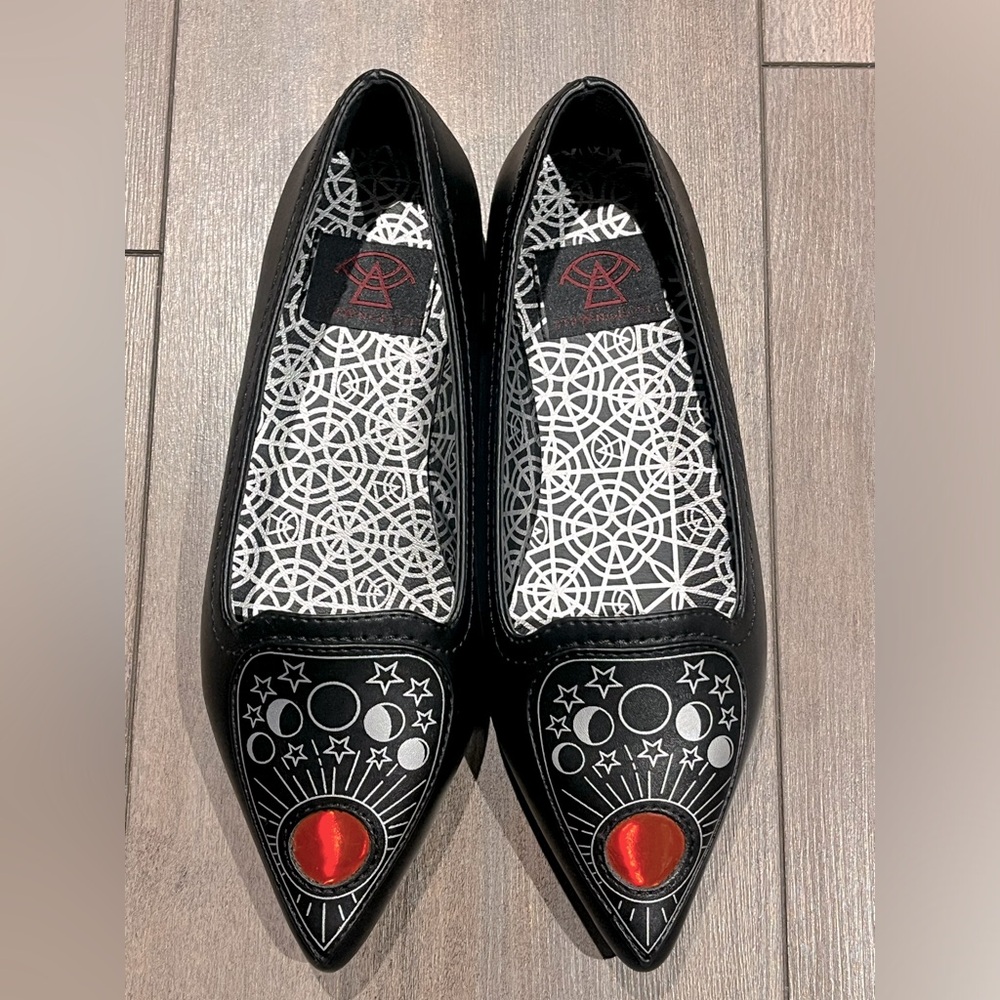 Strange Cult Celestial Spirit Black and Red Pointy Flats Hot Topic Size 5